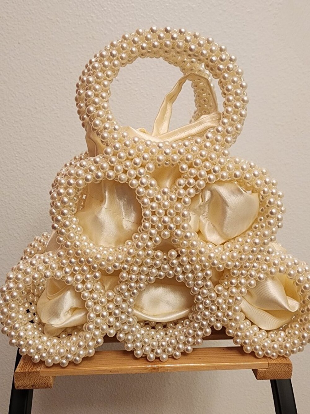 ✨ Brand New Pearl Statement Handbag – Elegant Bridal & Evening Bag ✨